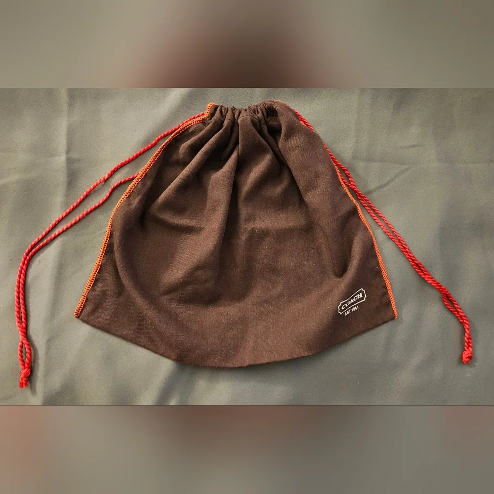 Coach authentic complete